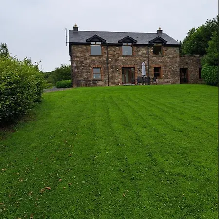 Trinity Lodge On Lakeshore With Horses, Jetty & Games Room * Boyle
