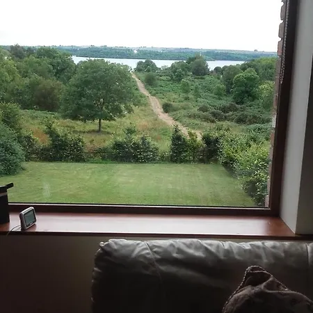Trinity Lodge On Lakeshore With Horses, Jetty & Games Room *